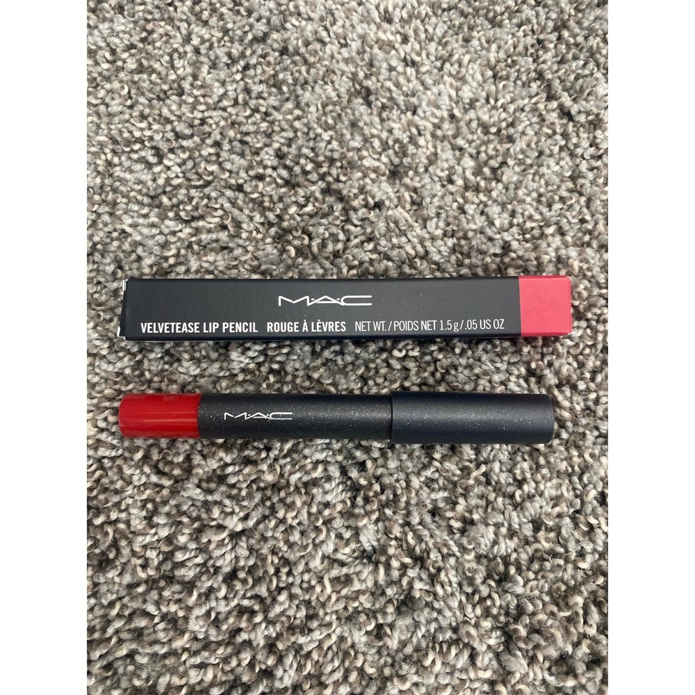 MAC Velvetease Lip Pencil .05oz Reddy To Go Lip Crayon